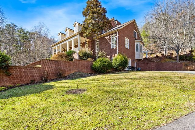 4323 Spring Court Cove, Young Harris, GA 30582