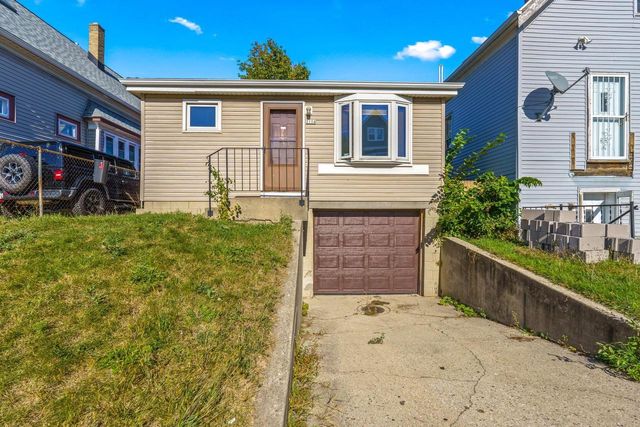 2114 W Vilter STREET, Milwaukee, WI 53204