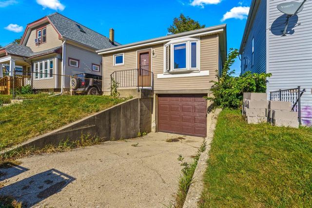 2114 W Vilter STREET, Milwaukee, WI 53204