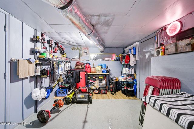 401 Amy Ave, Louisville, KY 40212