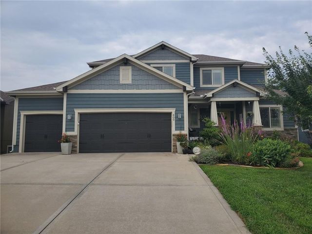 400 Mill Creek Drive, Lee's Summit, MO 64063