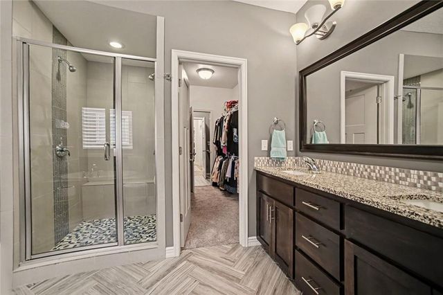 400 Mill Creek Drive, Lee's Summit, MO 64063