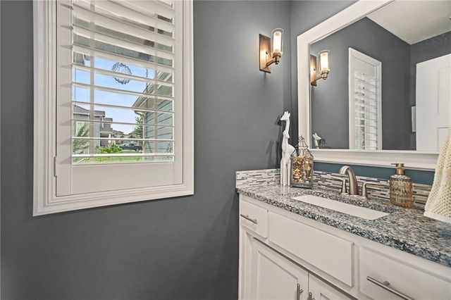 400 Mill Creek Drive, Lee's Summit, MO 64063