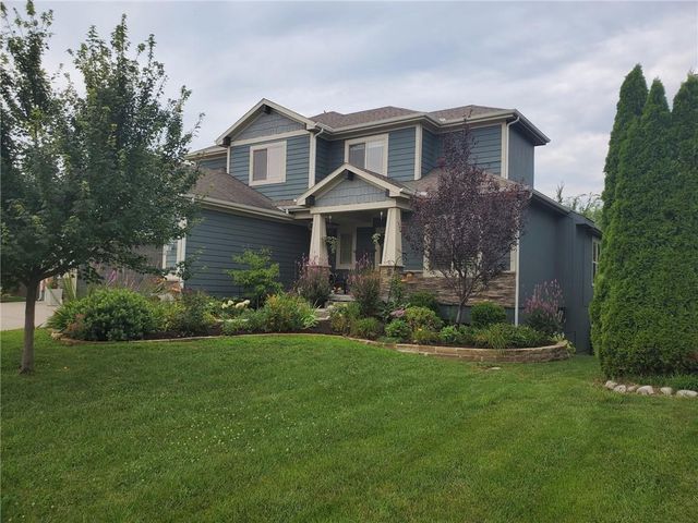 400 Mill Creek Drive, Lee's Summit, MO 64063