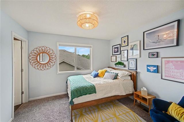 400 Mill Creek Drive, Lee's Summit, MO 64063