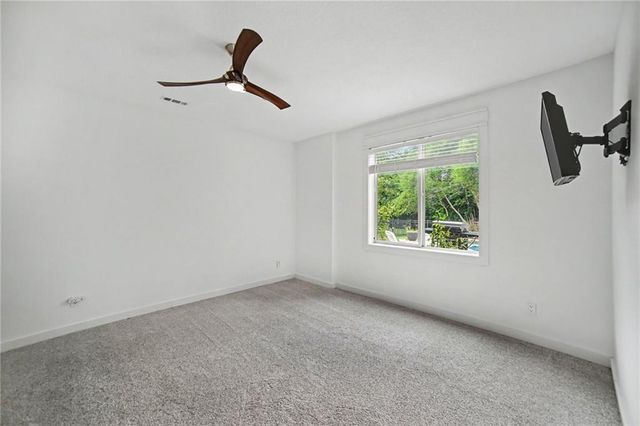 400 Mill Creek Drive, Lee's Summit, MO 64063