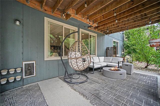 400 Mill Creek Drive, Lee's Summit, MO 64063