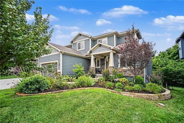 400 Mill Creek Drive, Lee's Summit, MO 64063