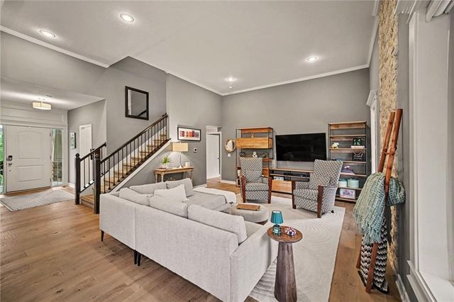 400 Mill Creek Drive, Lee's Summit, MO 64063