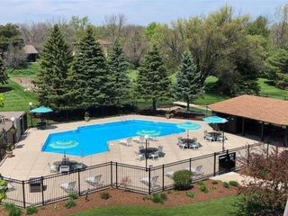 6100 W Stonehedge DRIVE #250, Greenfield, WI 53220