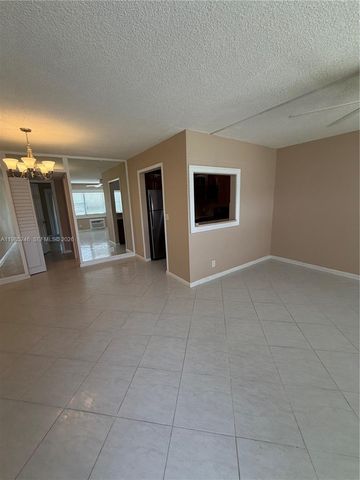 355 Sheffield O 355, West Palm Beach, FL 33417