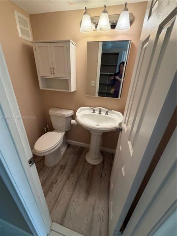 355 Sheffield O 355, West Palm Beach, FL 33417