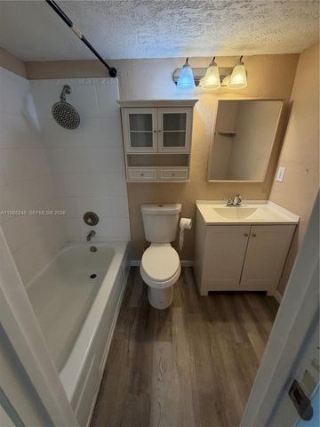 355 Sheffield O 355, West Palm Beach, FL 33417