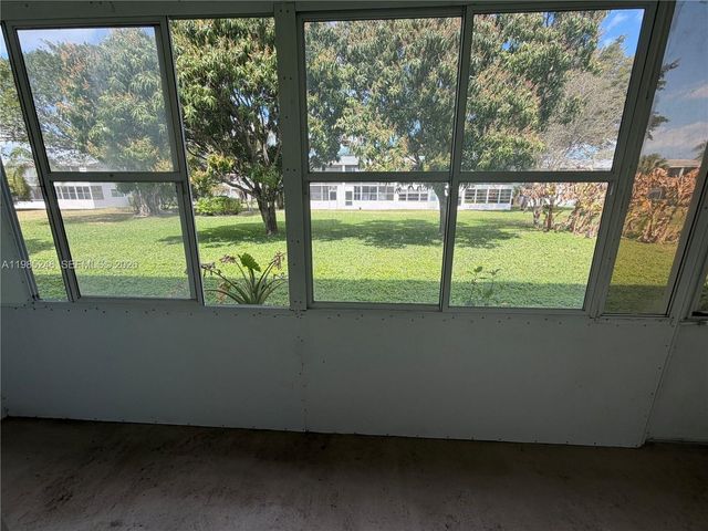 355 Sheffield O 355, West Palm Beach, FL 33417