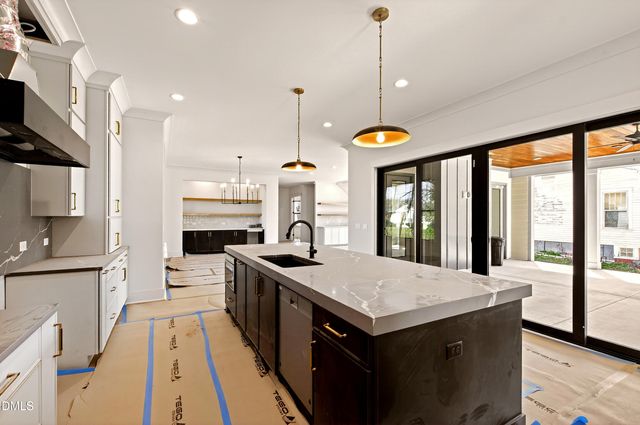 909 Oberlin Road, Raleigh, NC 27605