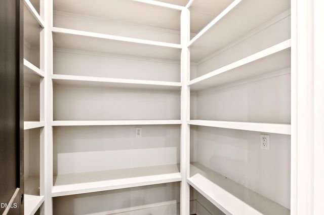 909 Oberlin Road, Raleigh, NC 27605