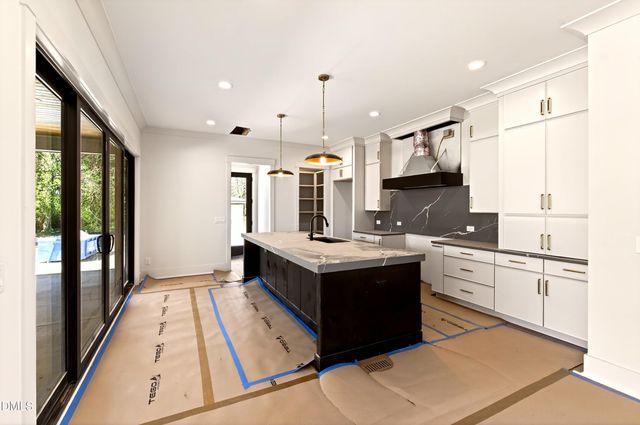 909 Oberlin Road, Raleigh, NC 27605