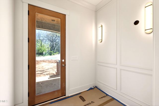 909 Oberlin Road, Raleigh, NC 27605