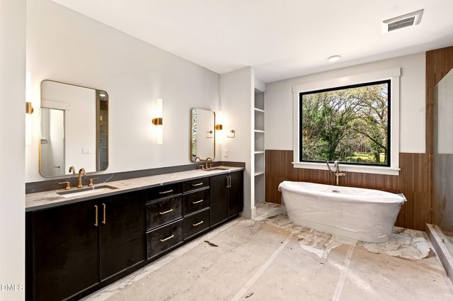 909 Oberlin Road, Raleigh, NC 27605