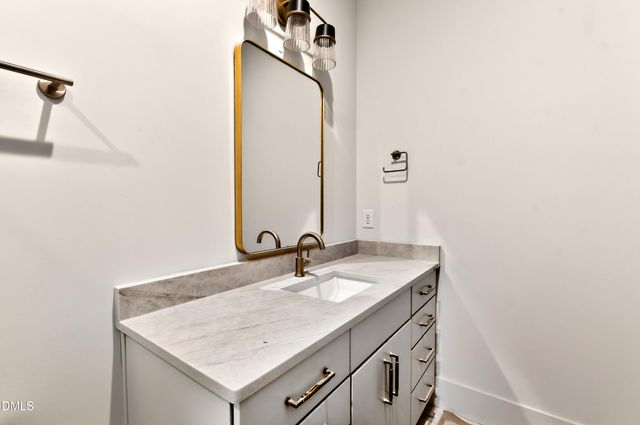 909 Oberlin Road, Raleigh, NC 27605