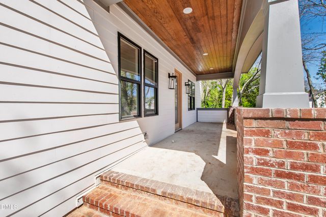 909 Oberlin Road, Raleigh, NC 27605