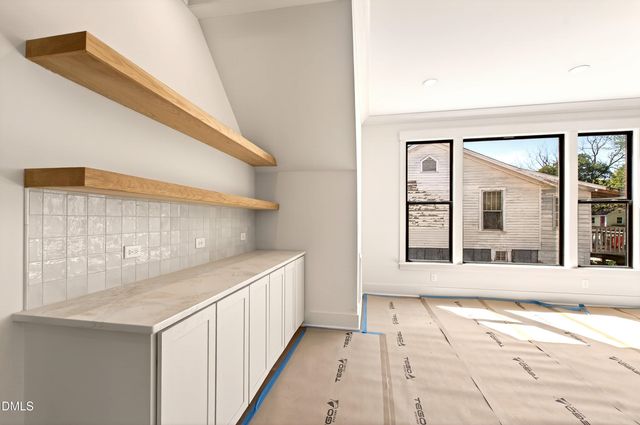 909 Oberlin Road, Raleigh, NC 27605