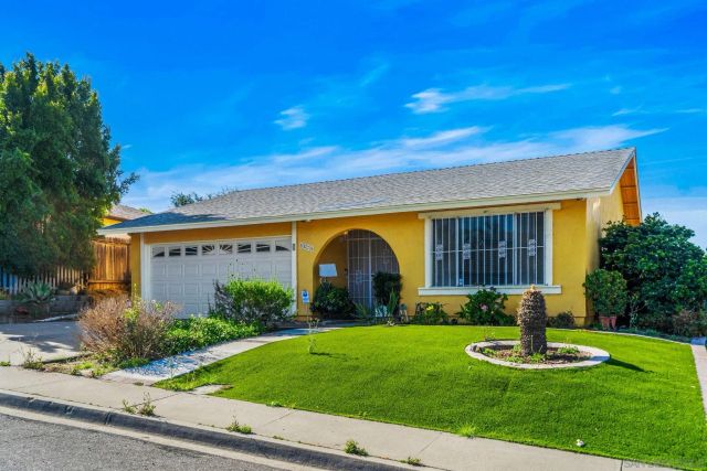 5825 Old Memory, San Diego, CA 92114