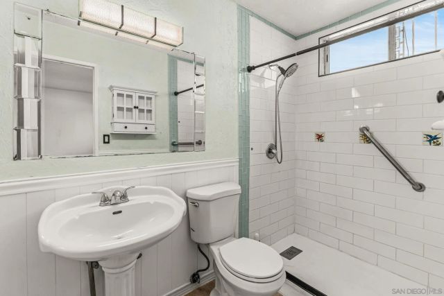 5825 Old Memory, San Diego, CA 92114