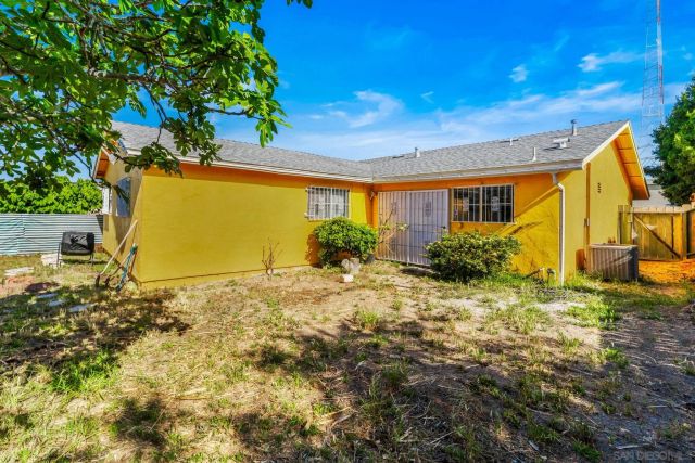 5825 Old Memory, San Diego, CA 92114