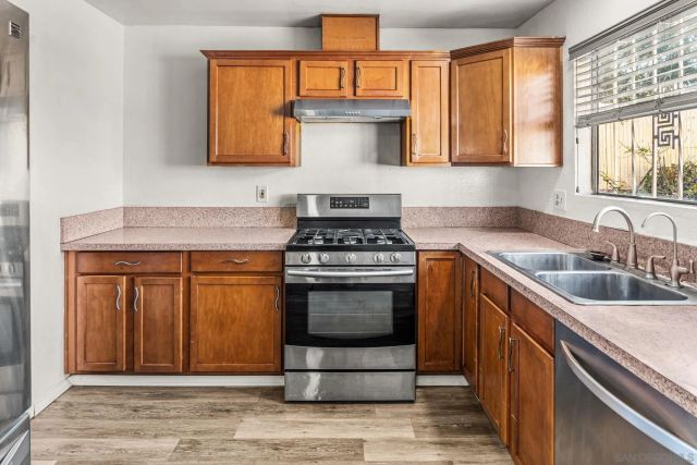 5825 Old Memory, San Diego, CA 92114