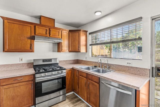 5825 Old Memory, San Diego, CA 92114