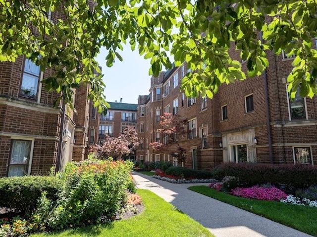 719 Hinman Avenue 2E, Evanston, IL 60202
