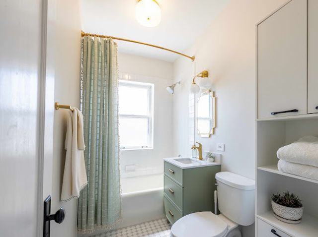 719 Hinman Avenue 2E, Evanston, IL 60202