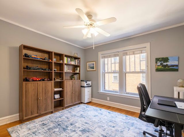 719 Hinman Avenue 2E, Evanston, IL 60202