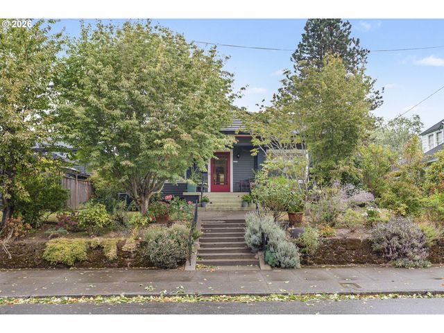 4249 Se STARK St, Portland, OR 97215