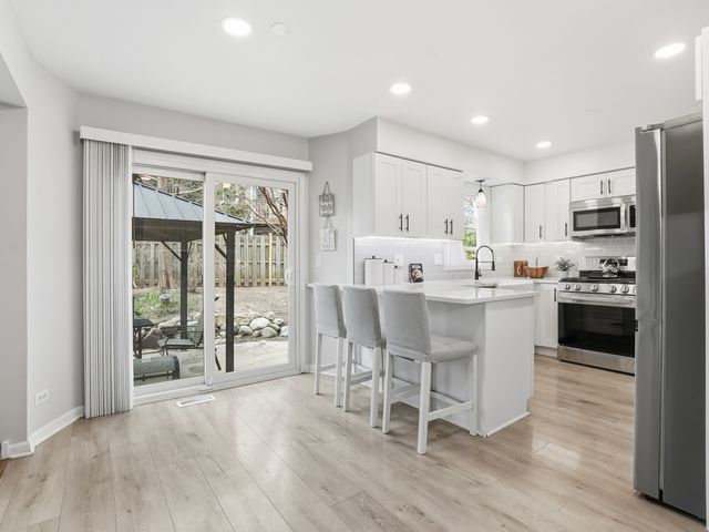 5187 ALDER Court, Gurnee, IL 60031