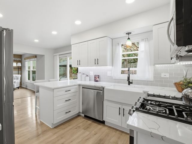 5187 ALDER Court, Gurnee, IL 60031