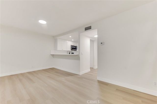 18423 Collins Street A, Tarzana, CA 91356