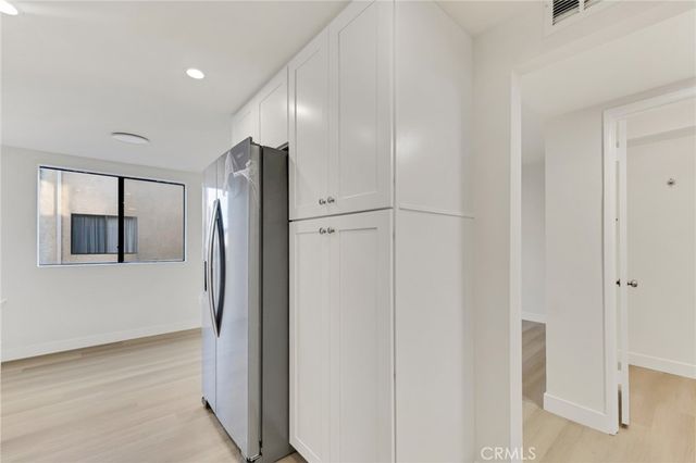 18423 Collins Street A, Tarzana, CA 91356