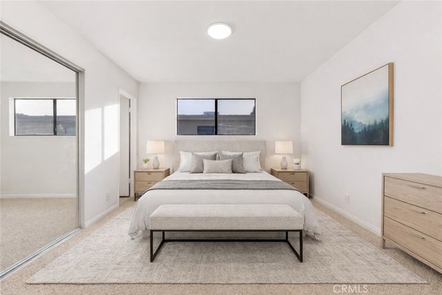 18423 Collins Street A, Tarzana, CA 91356