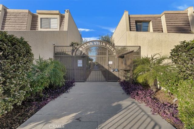 18423 Collins Street A, Tarzana, CA 91356