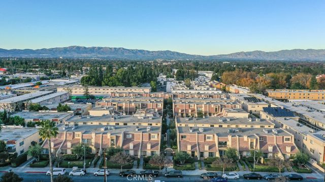 18423 Collins Street A, Tarzana, CA 91356