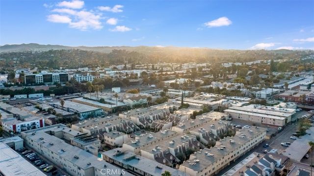 18423 Collins Street A, Tarzana, CA 91356