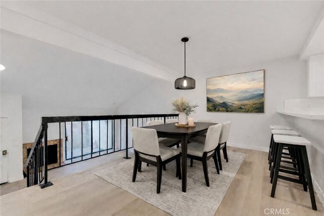 18423 Collins Street A, Tarzana, CA 91356