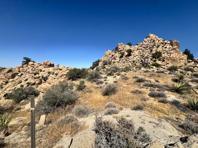 5990 Acoma Trail, Yucca Valley, CA 92284