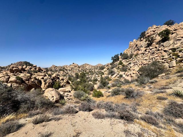 5990 Acoma Trail, Yucca Valley, CA 92284