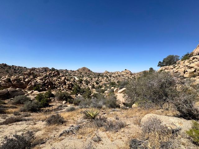5990 Acoma Trail, Yucca Valley, CA 92284