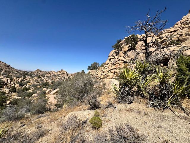 5990 Acoma Trail, Yucca Valley, CA 92284