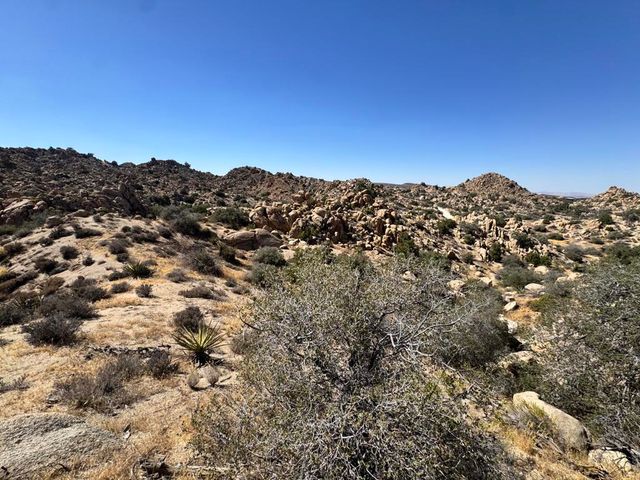 5990 Acoma Trail, Yucca Valley, CA 92284