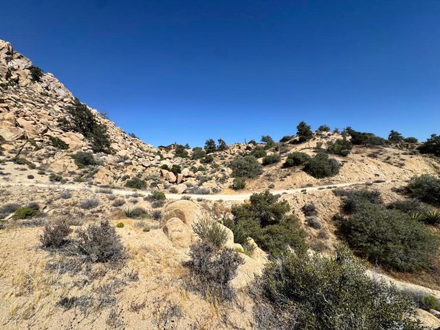 5990 Acoma Trail, Yucca Valley, CA 92284